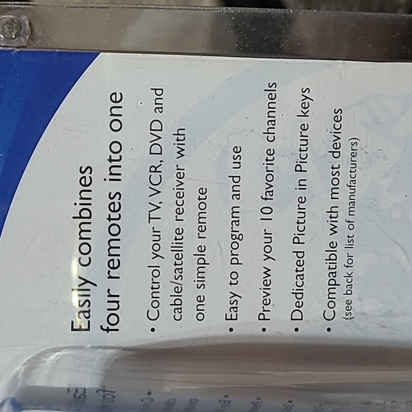 RADIO SHACK UNIVERSAL 4-IN-1 AMERICAN FLAG DESIGN REMOTE CONTROL - Picture 5 of 12